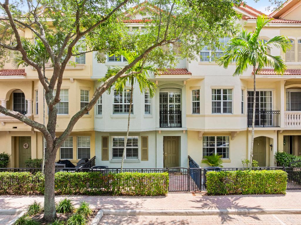 HARBOUR OAKS - Residential