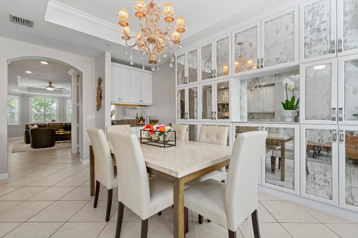 HARBOUR OAKS - Residential