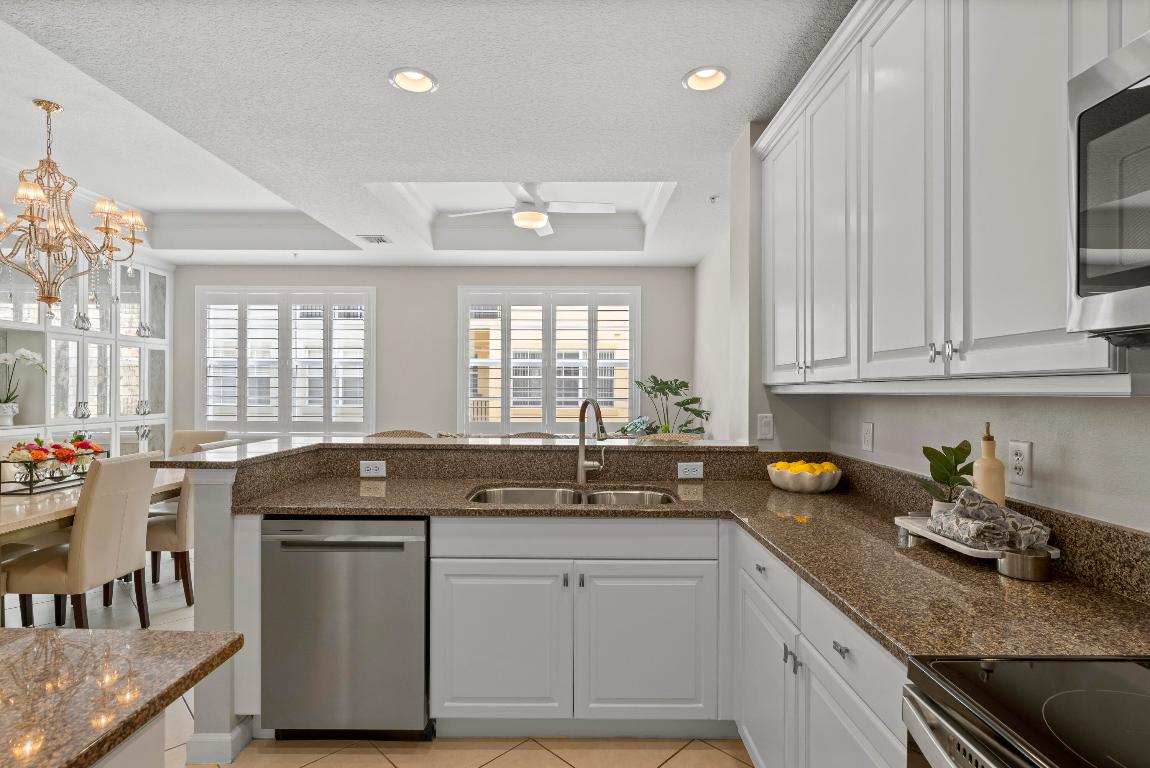 HARBOUR OAKS - Residential