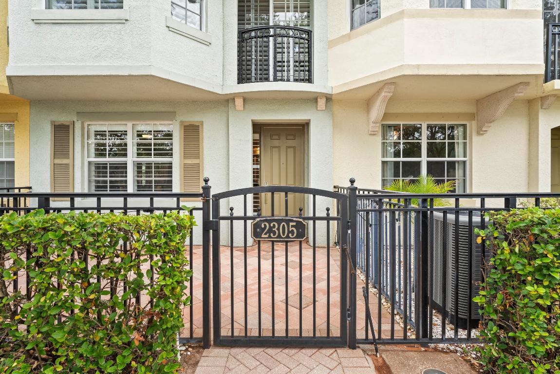 HARBOUR OAKS - Residential