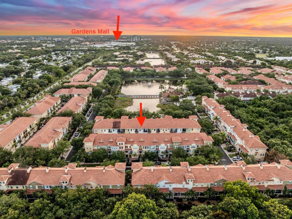 HARBOUR OAKS - Residential