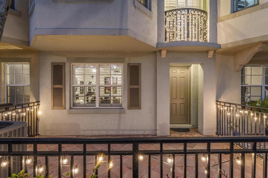 HARBOUR OAKS - Residential