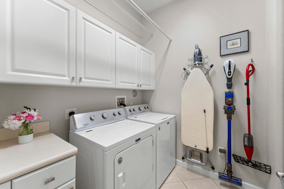 HARBOUR OAKS - Residential