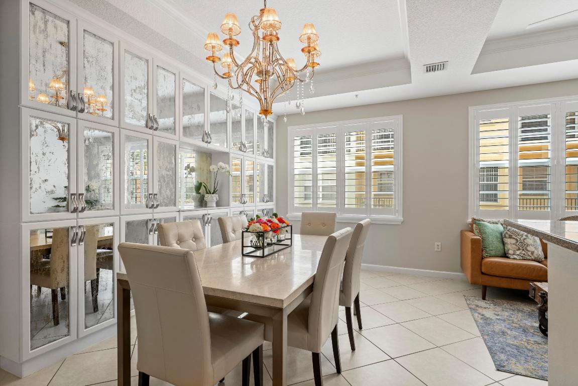 HARBOUR OAKS - Residential