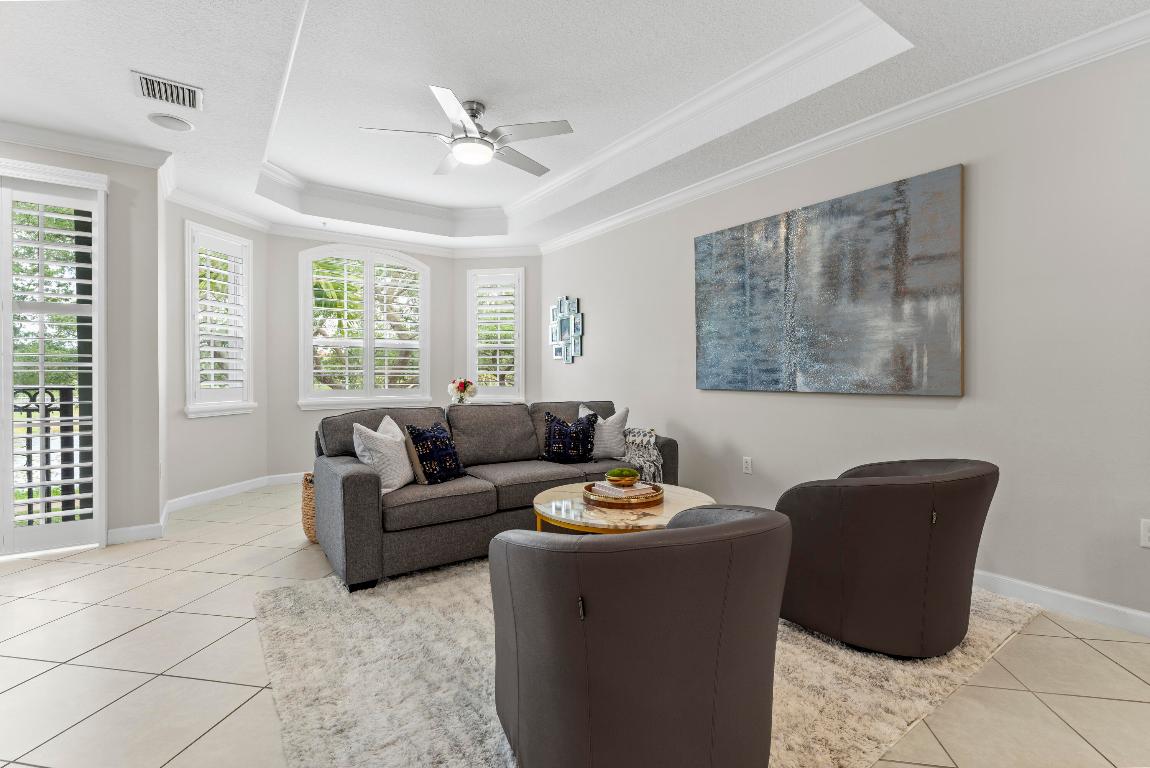 HARBOUR OAKS - Residential