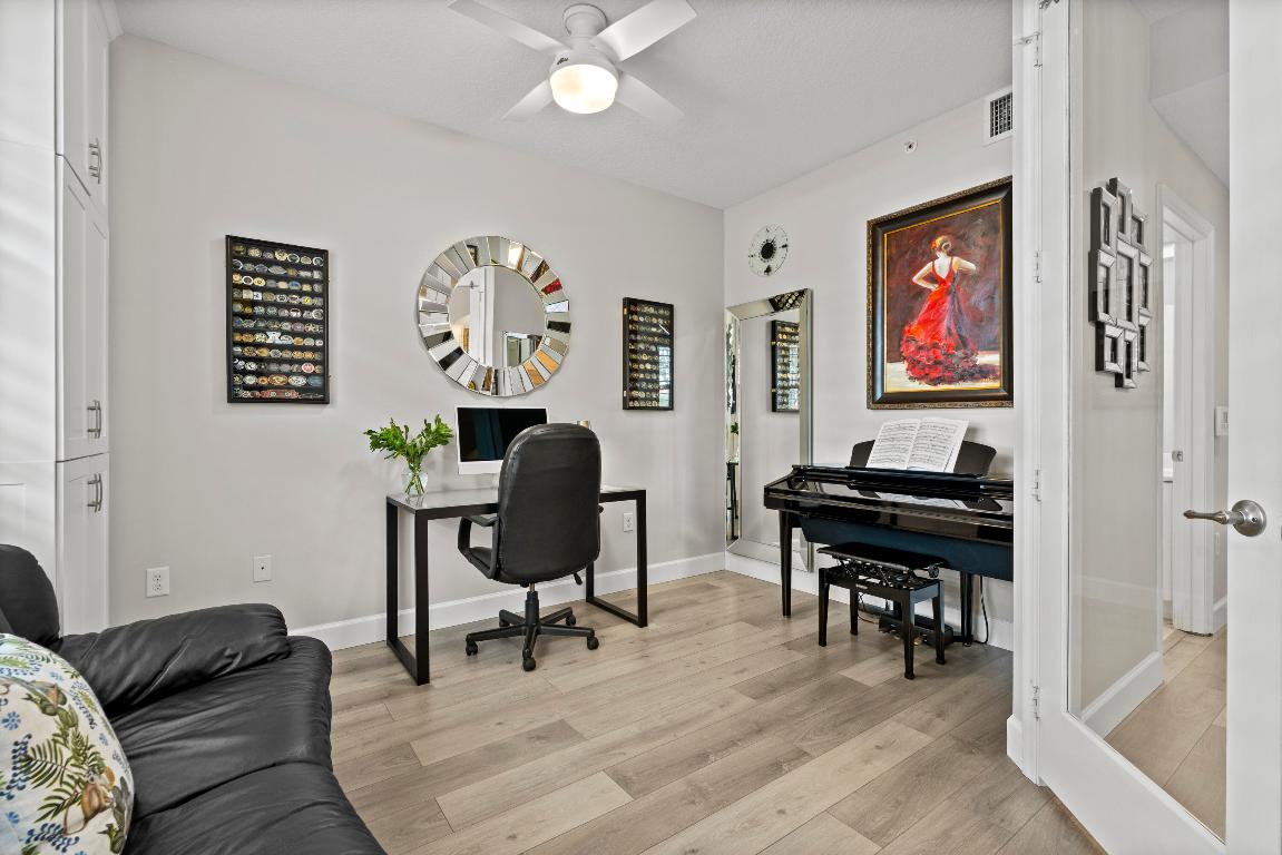 HARBOUR OAKS - Residential