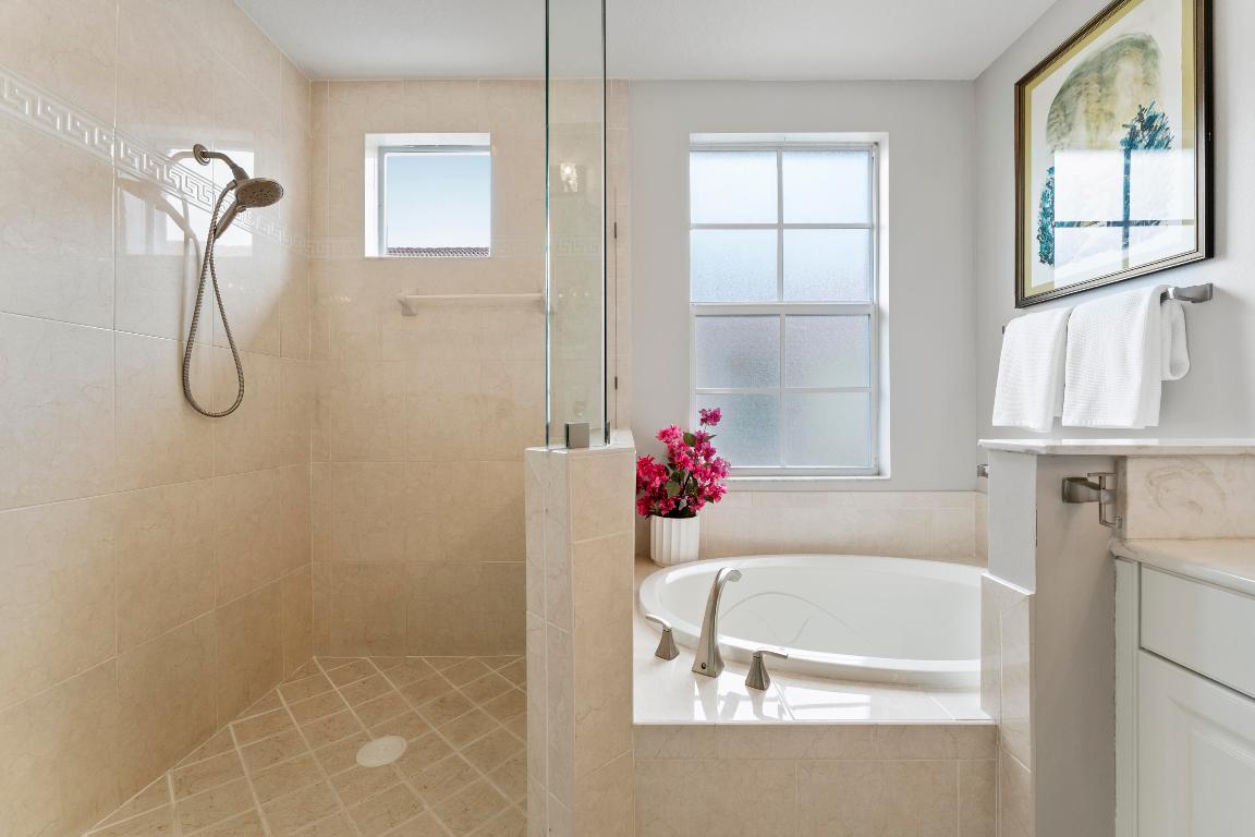 HARBOUR OAKS - Residential