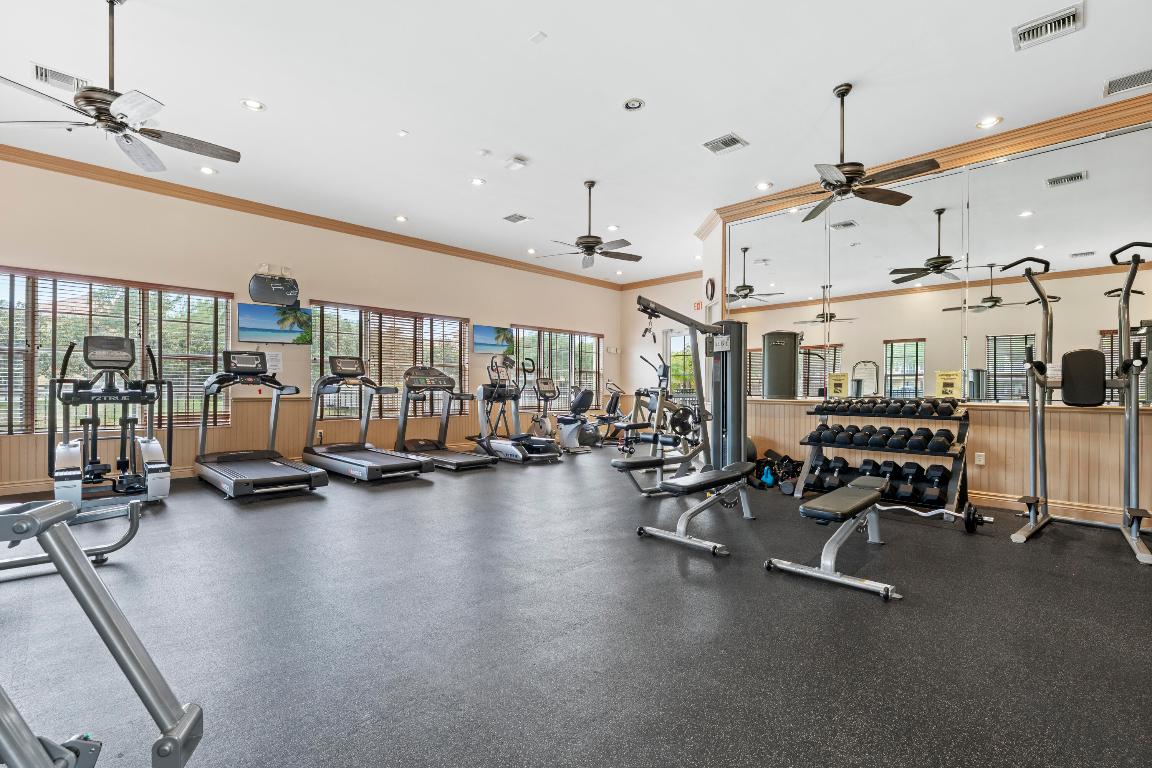 HARBOUR OAKS - Residential