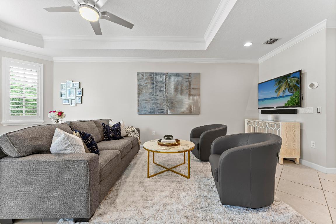 HARBOUR OAKS - Residential