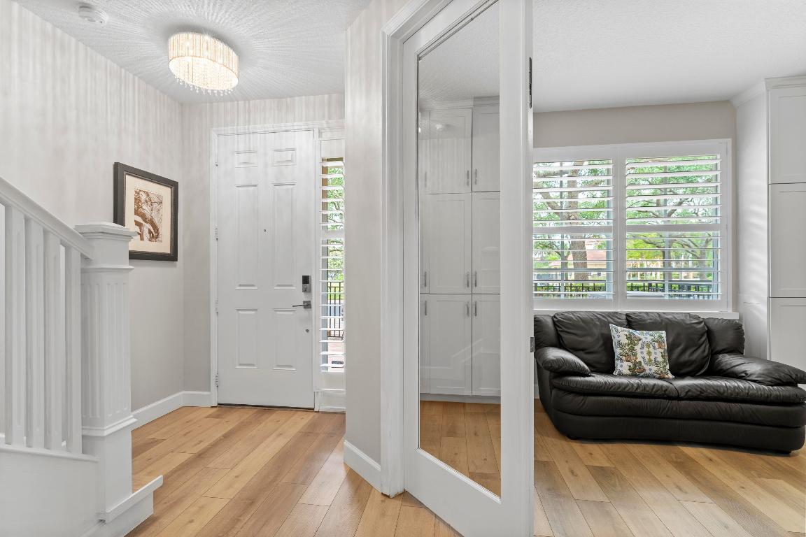 HARBOUR OAKS - Residential