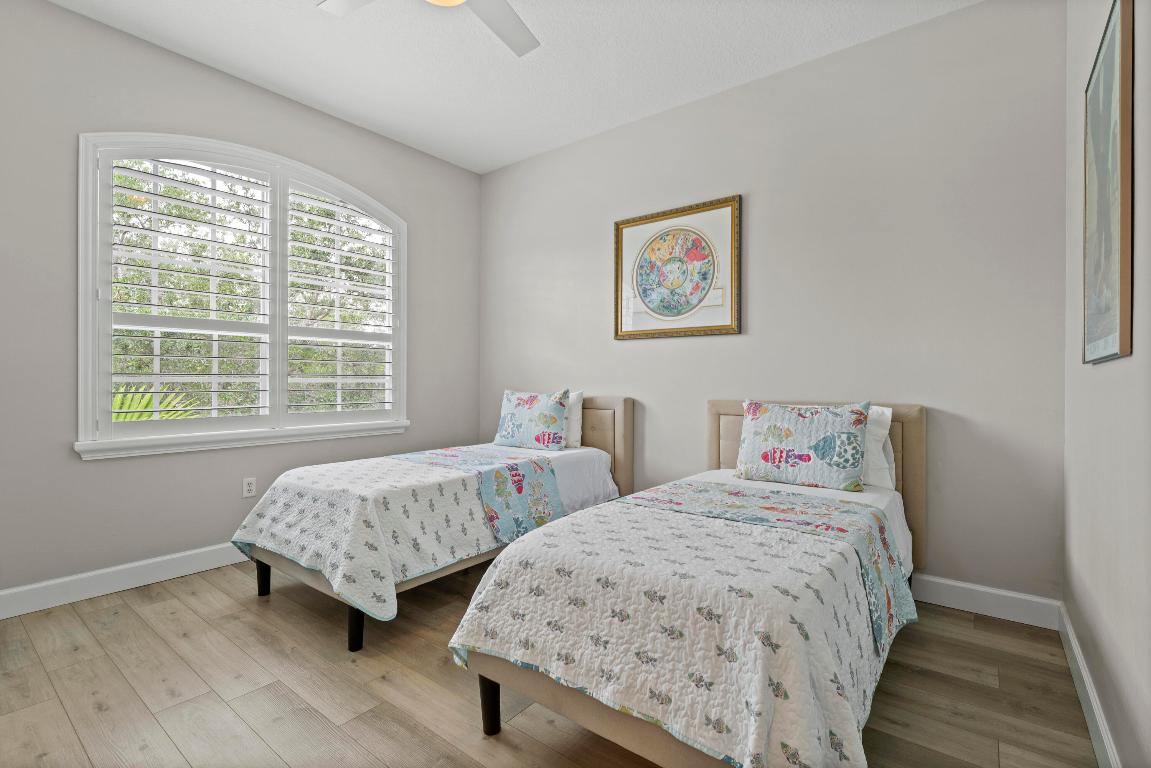 HARBOUR OAKS - Residential