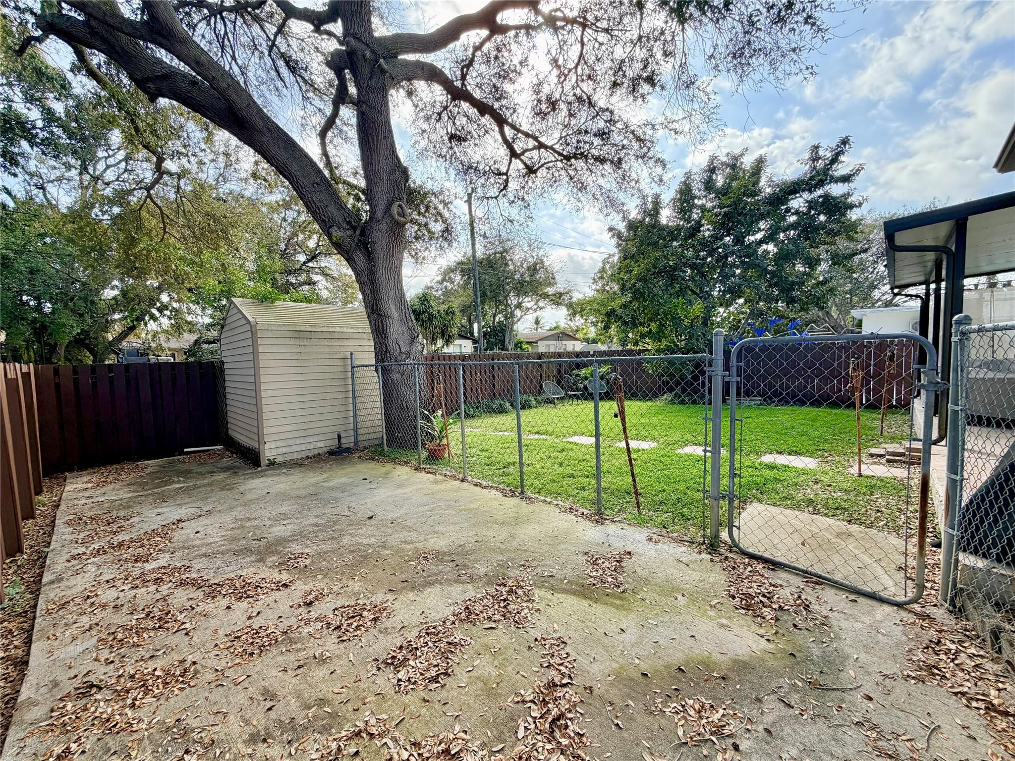 Dania Heights 3-22 B - Residential