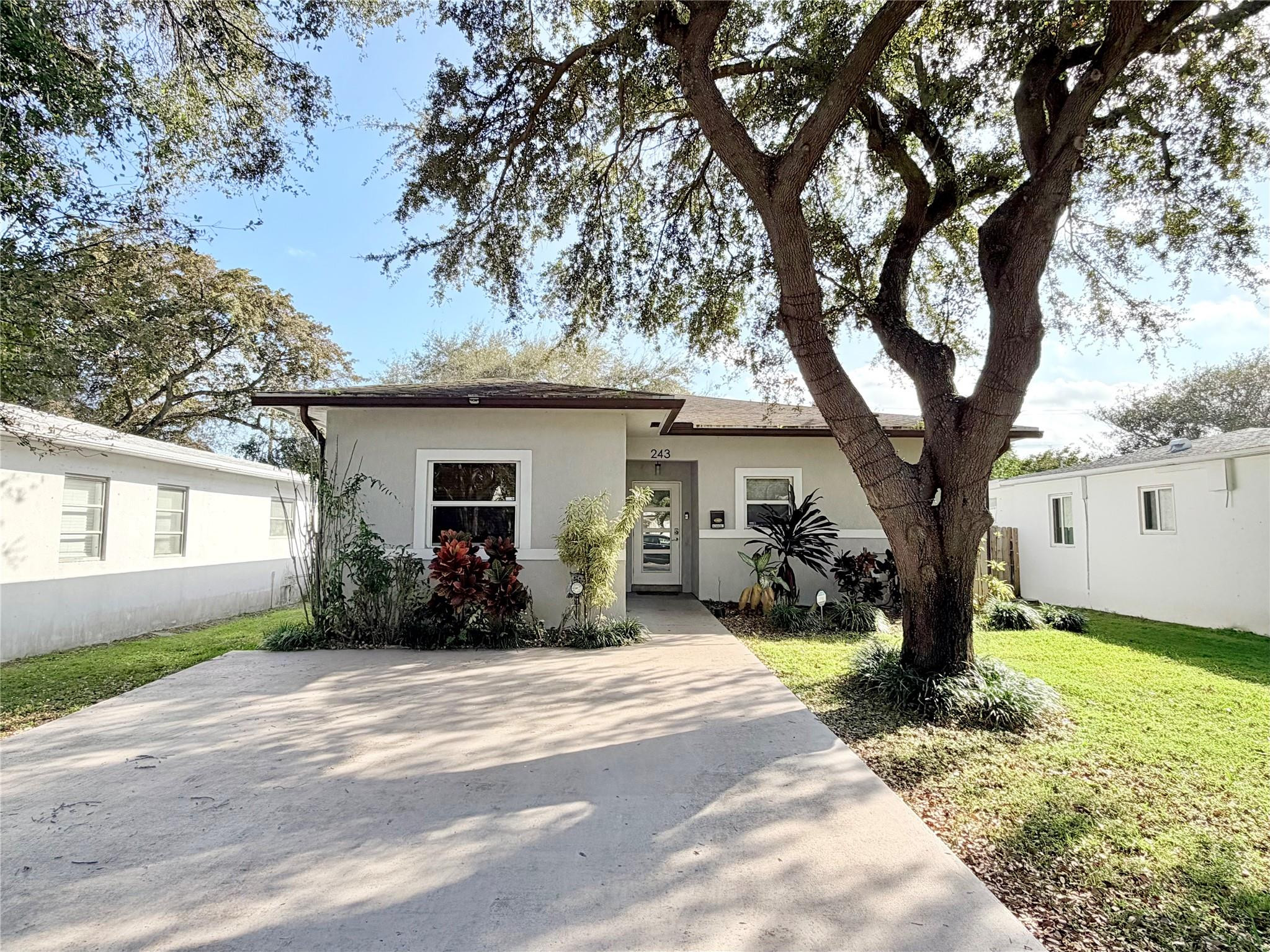 Dania Heights 3-22 B - Residential