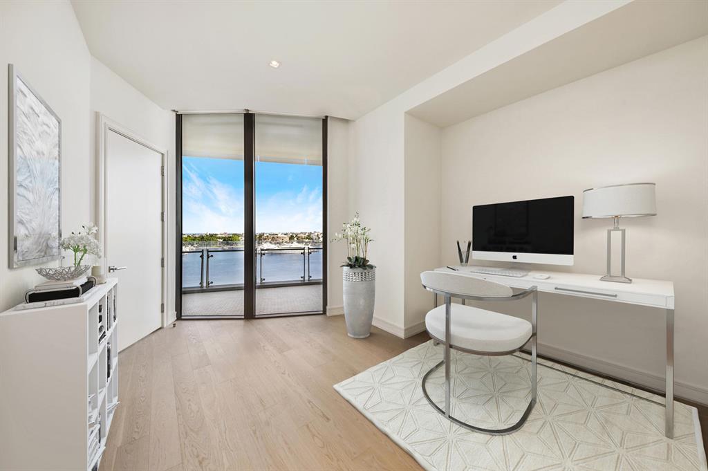 BRISTOL CONDO - Residential