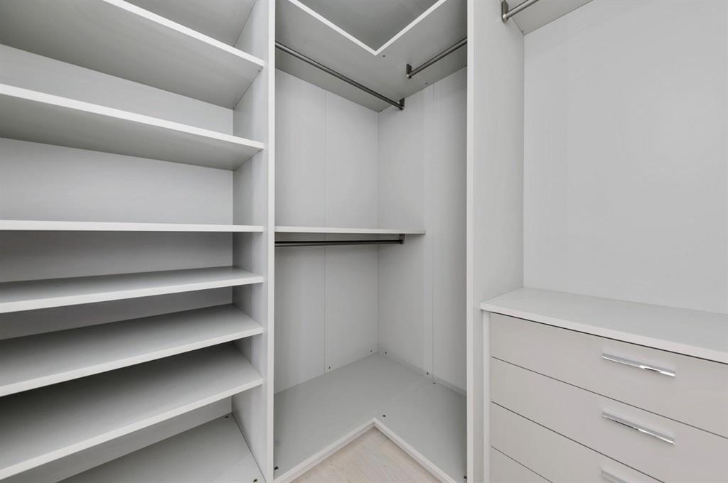 BRISTOL CONDO - Residential