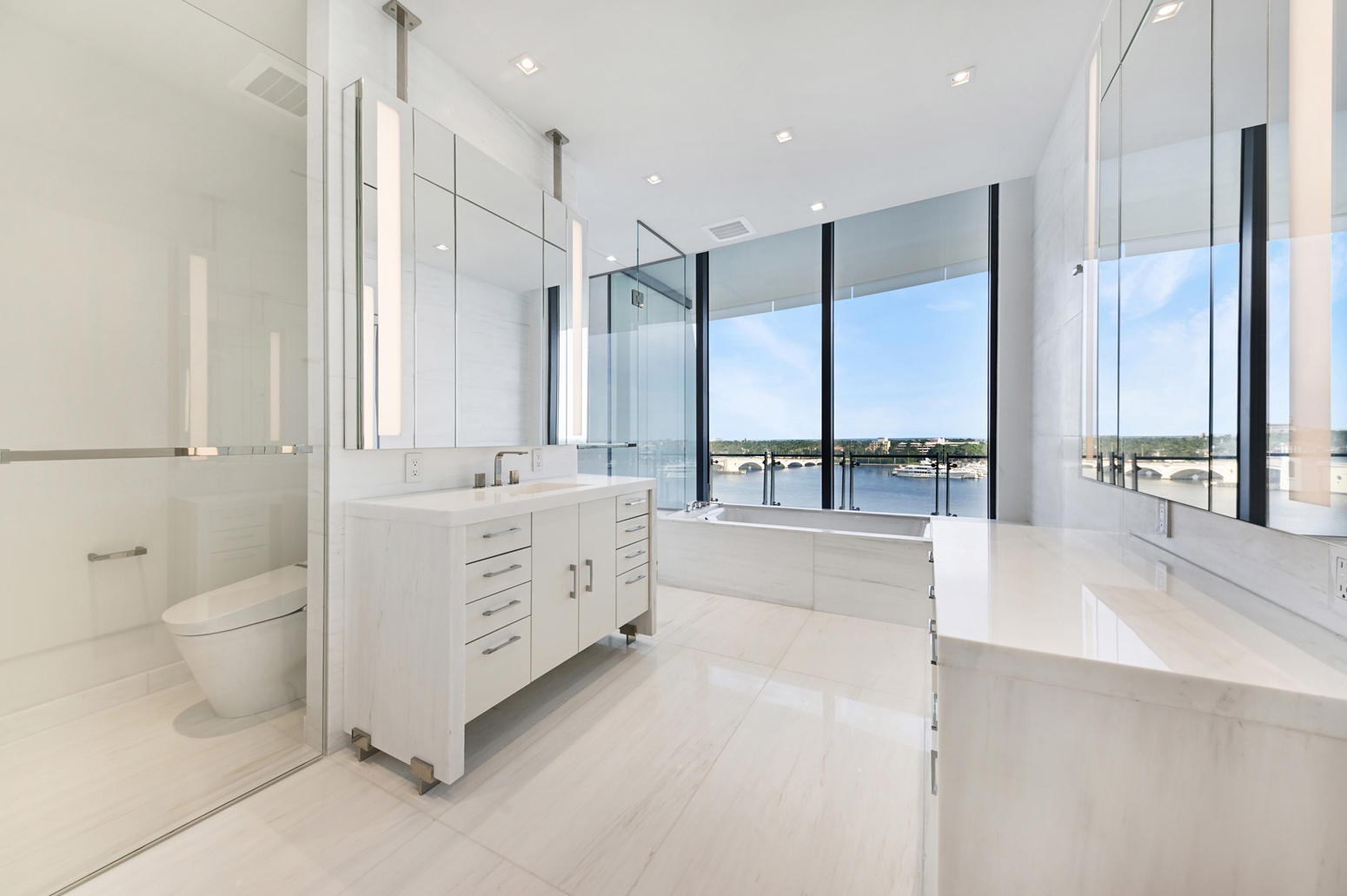 BRISTOL CONDO - Residential