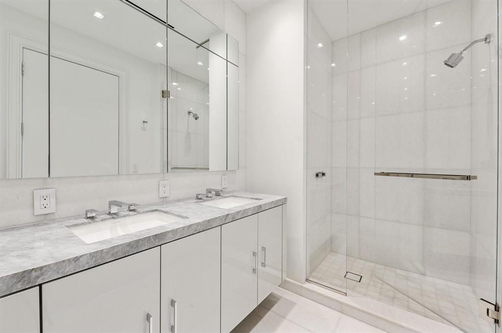 BRISTOL CONDO - Residential