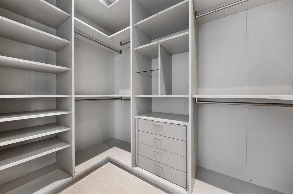 BRISTOL CONDO - Residential