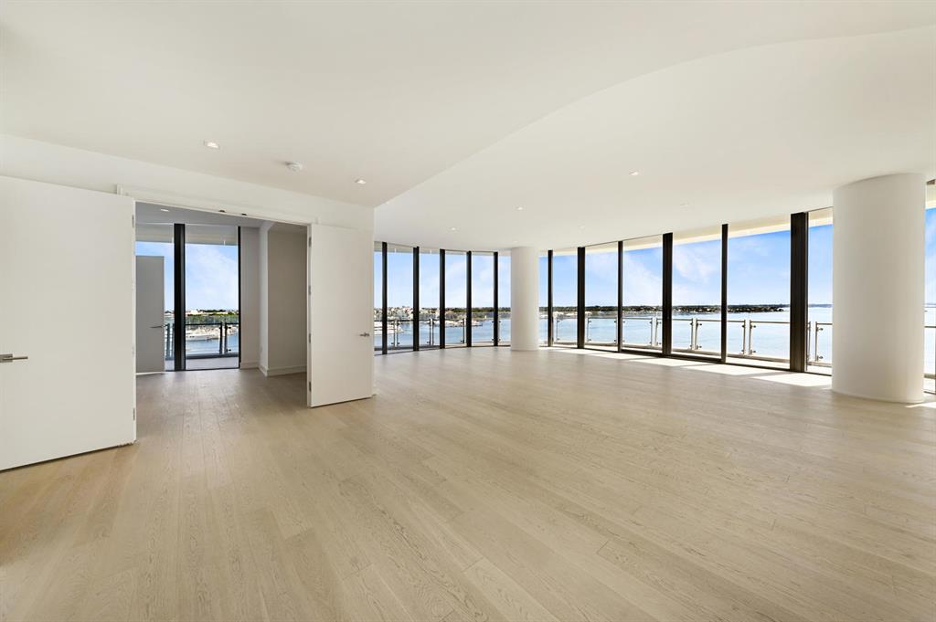 BRISTOL CONDO - Residential