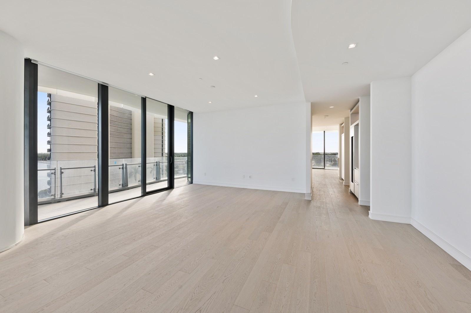 BRISTOL CONDO - Residential