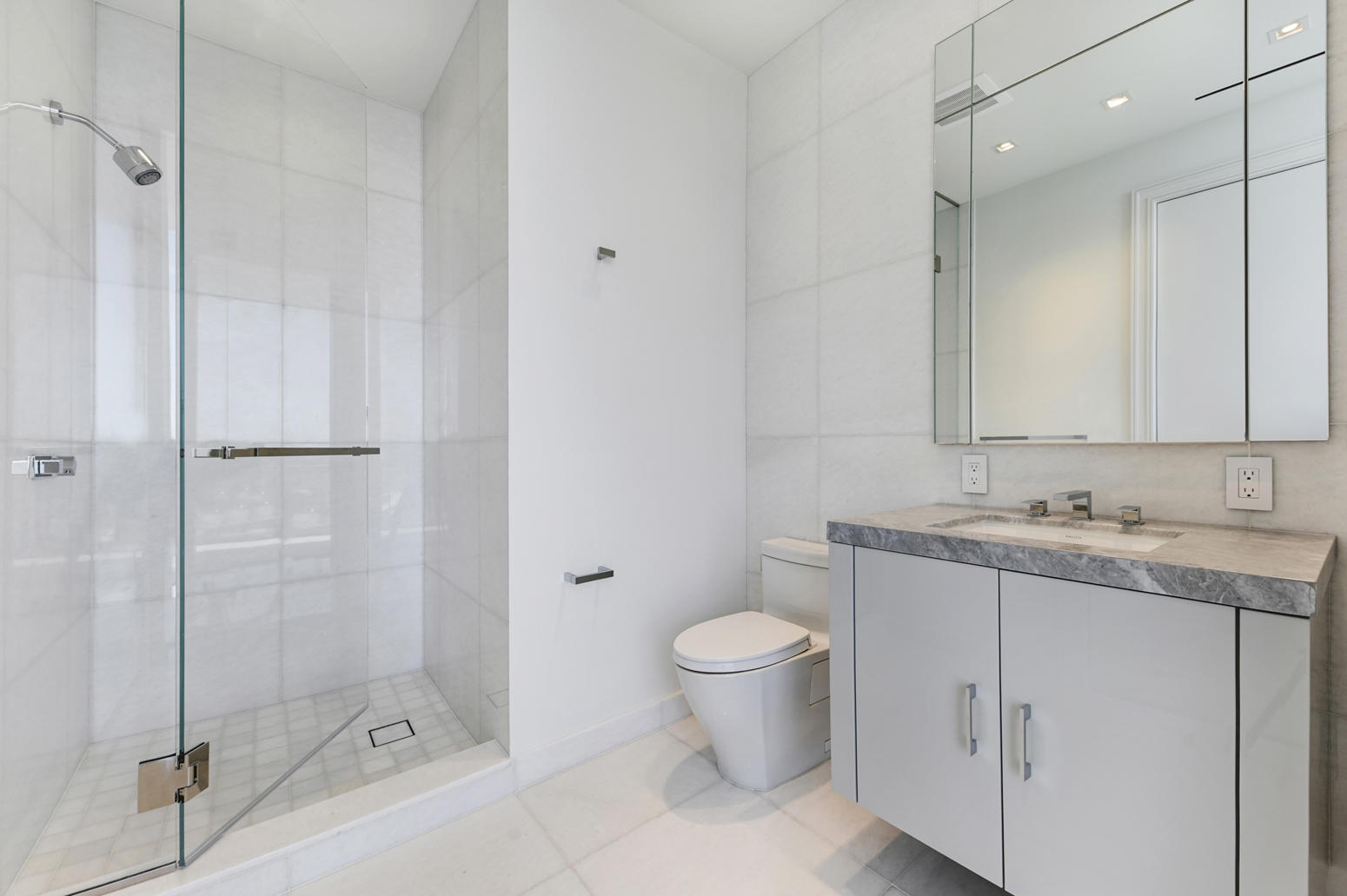 BRISTOL CONDO - Residential