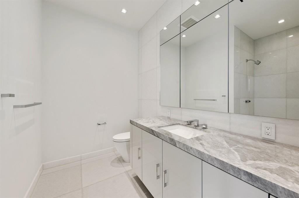 BRISTOL CONDO - Residential