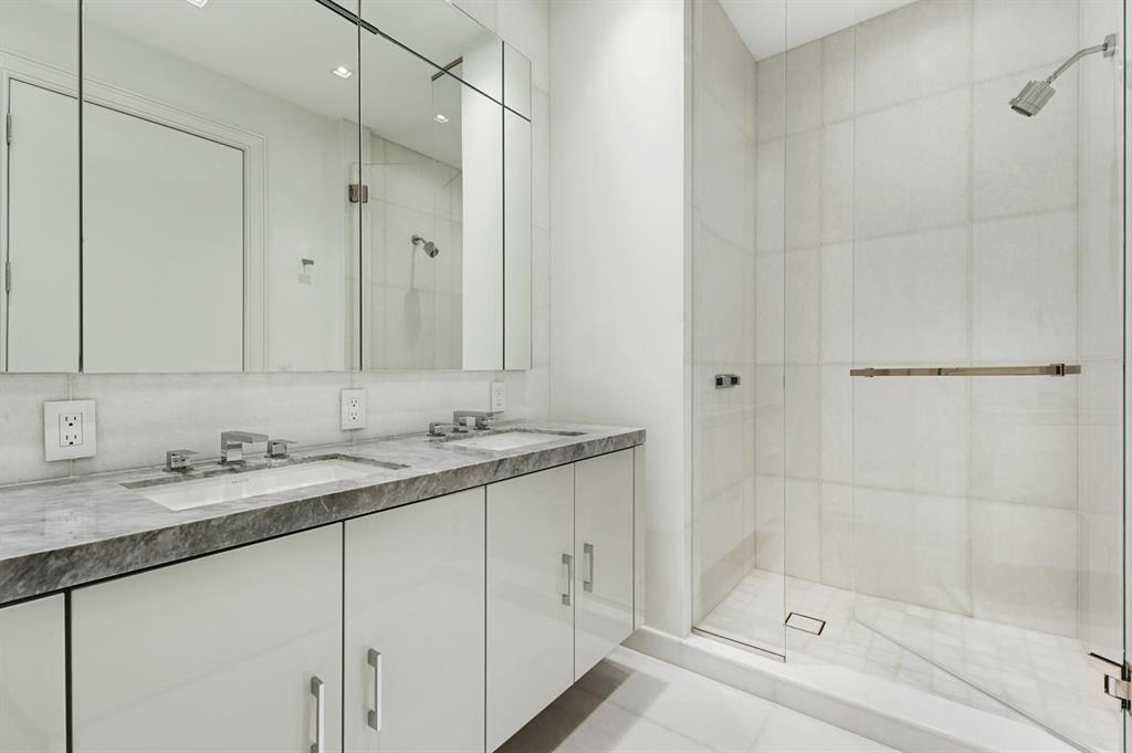 BRISTOL CONDO - Residential