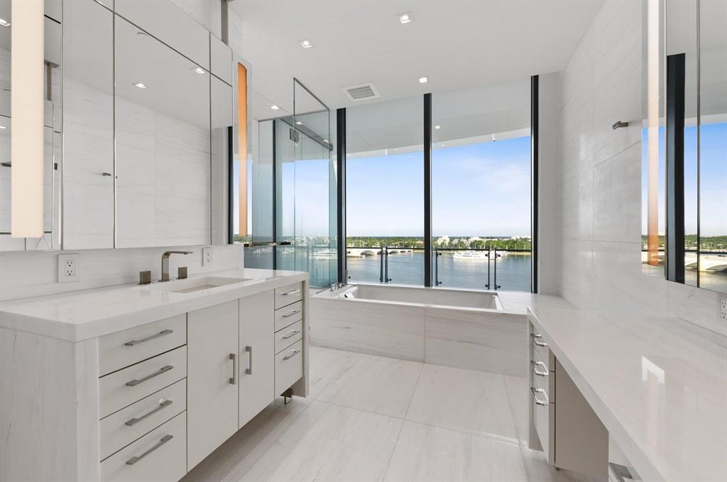 BRISTOL CONDO - Residential