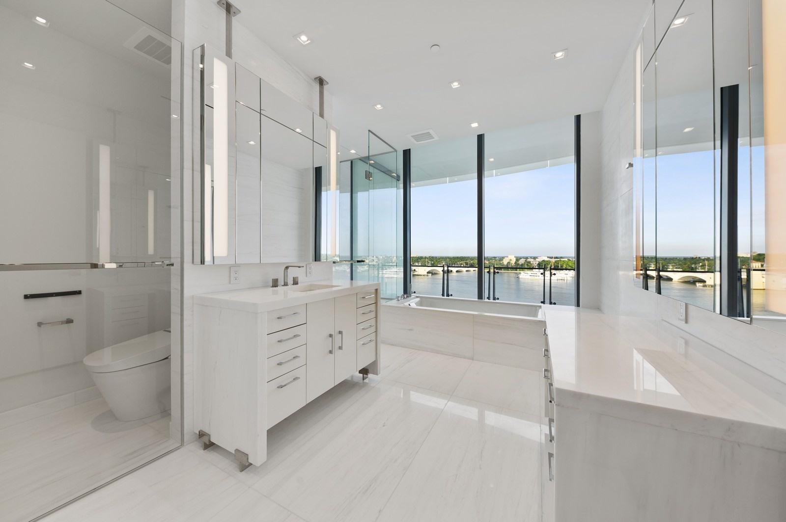 BRISTOL CONDO - Residential