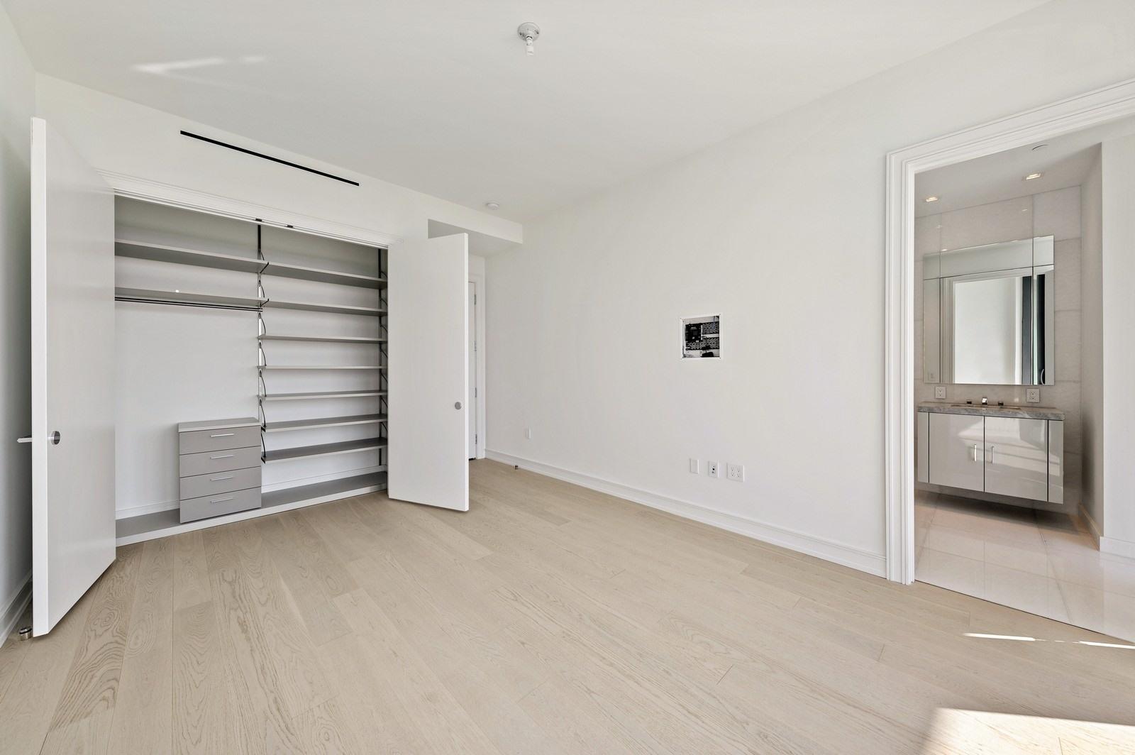 BRISTOL CONDO - Residential