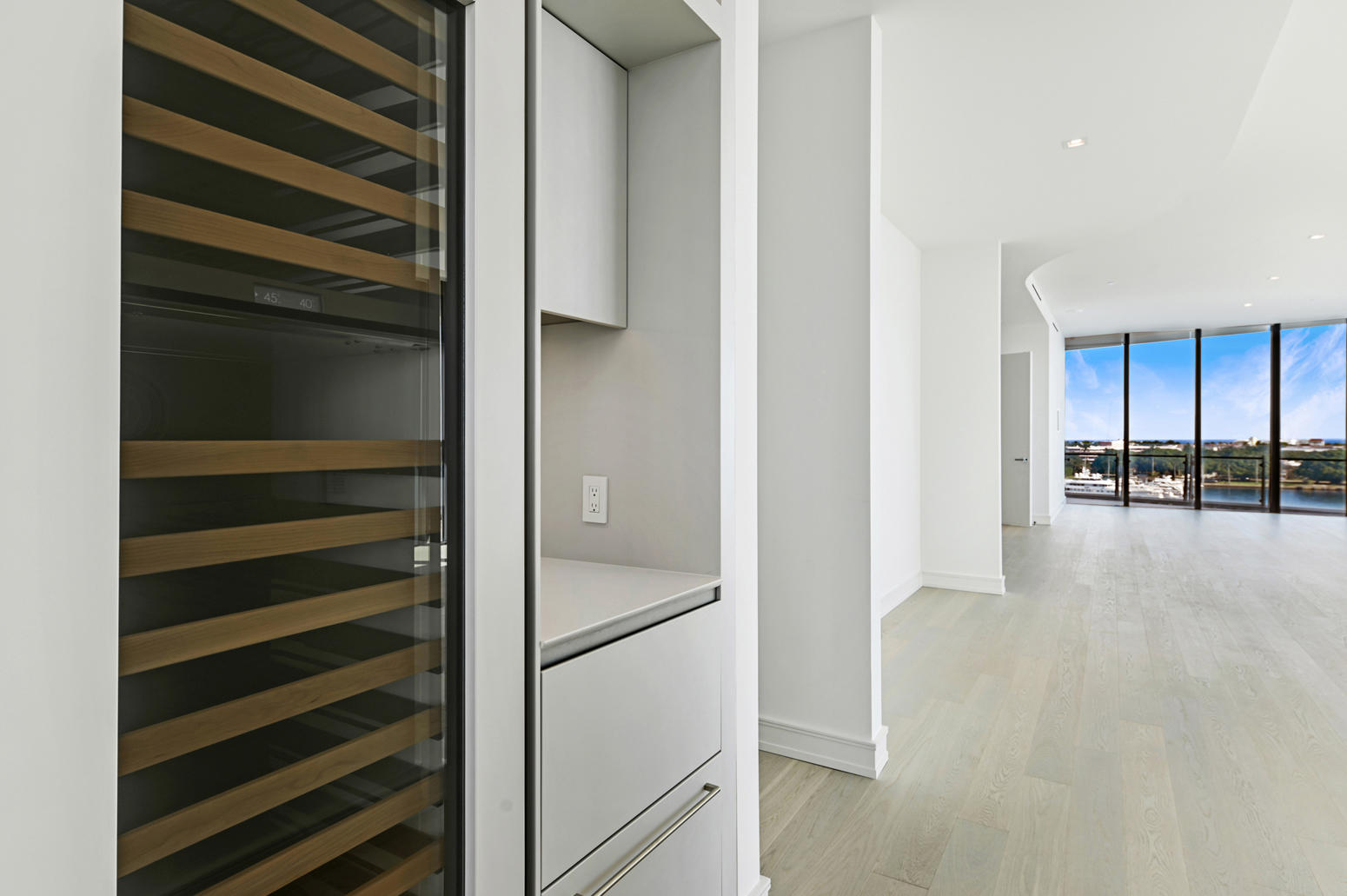 BRISTOL CONDO - Residential