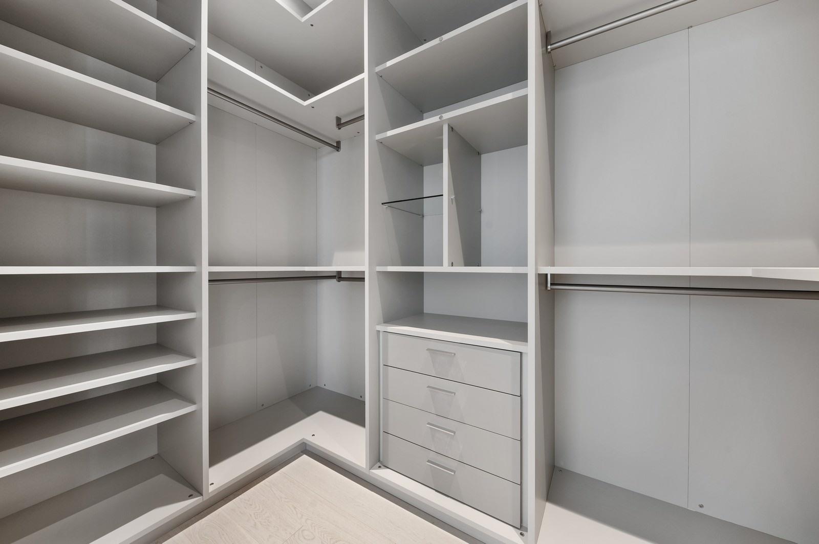 BRISTOL CONDO - Residential