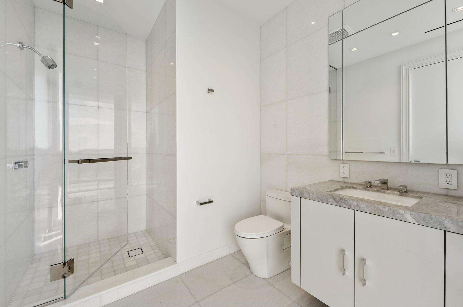 BRISTOL CONDO - Residential