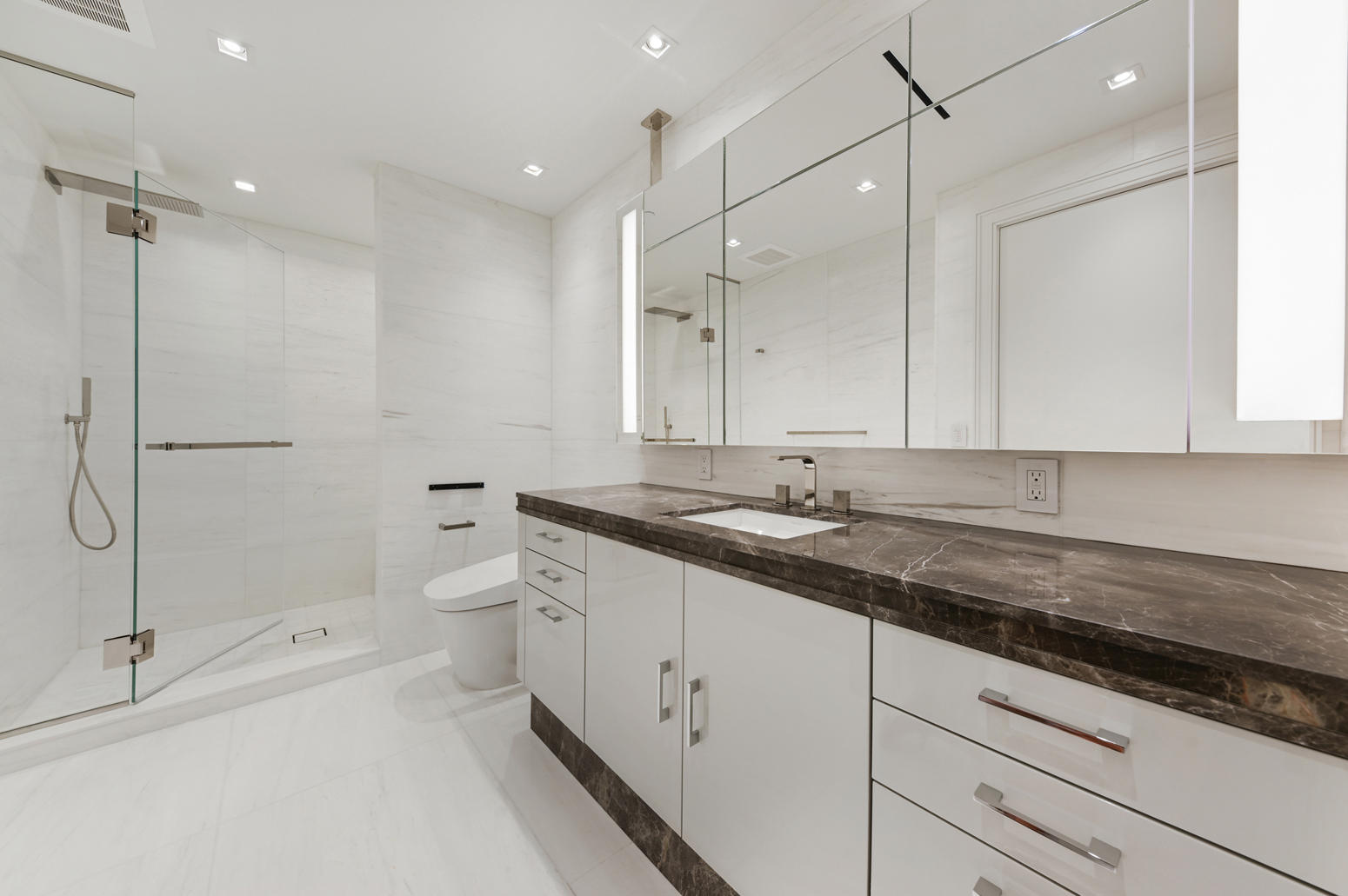 BRISTOL CONDO - Residential