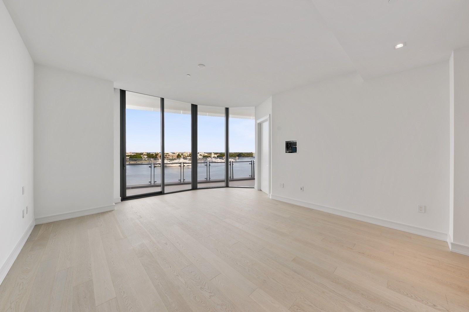 BRISTOL CONDO - Residential