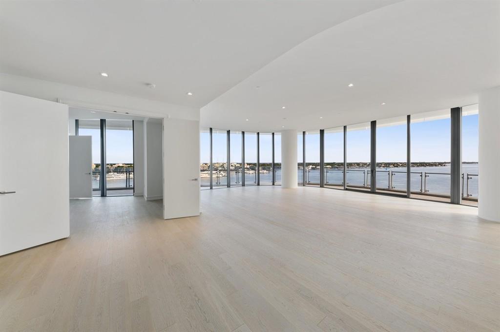 BRISTOL CONDO - Residential