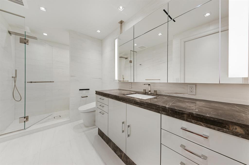 BRISTOL CONDO - Residential