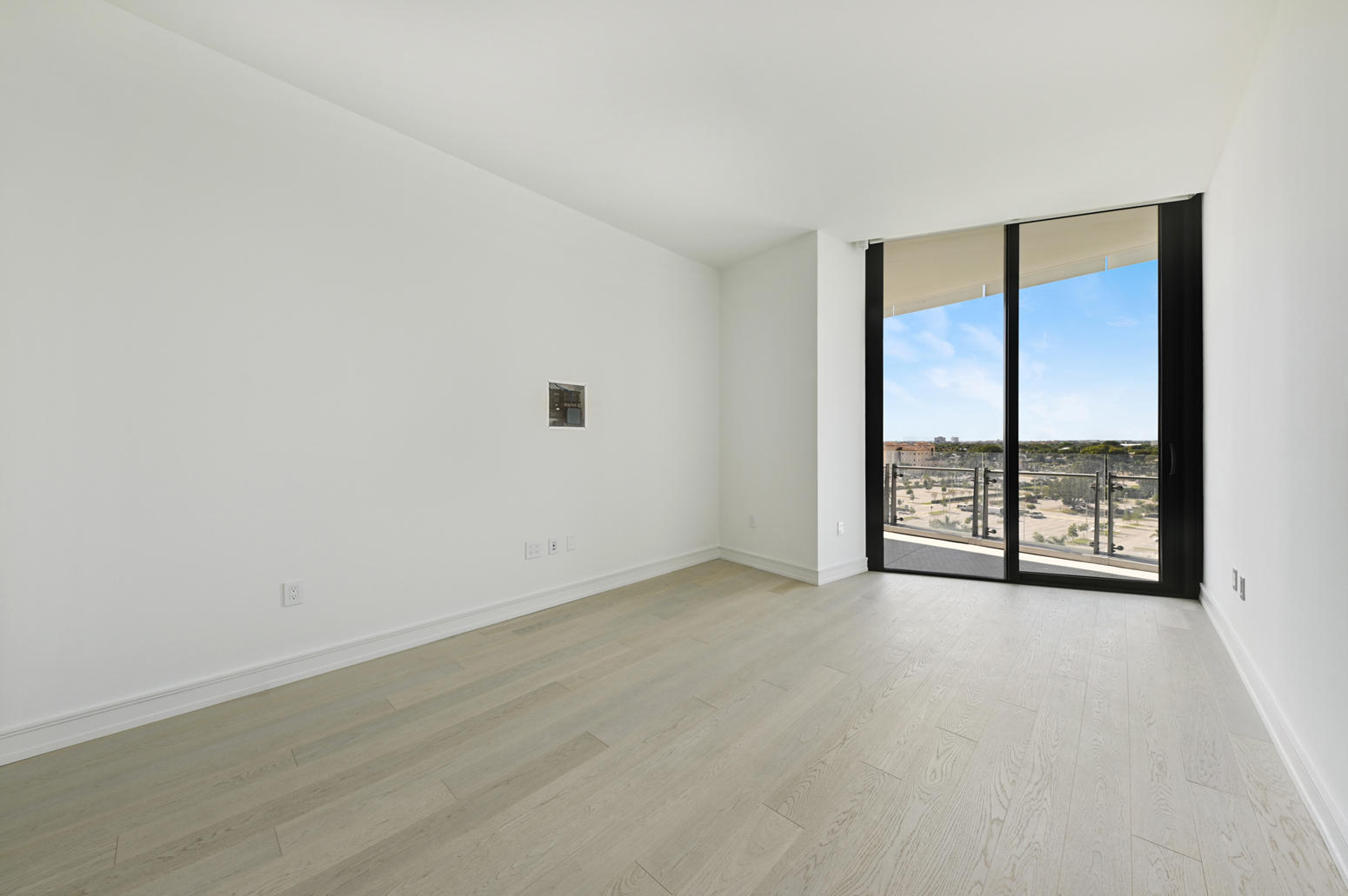 BRISTOL CONDO - Residential