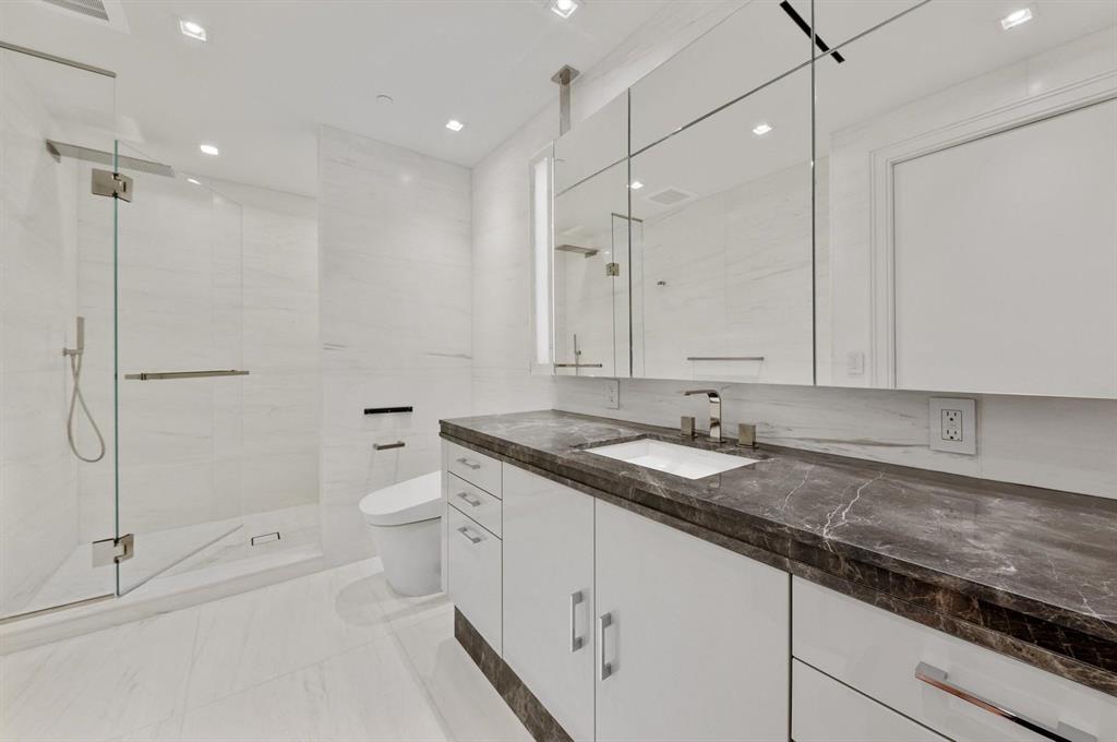 BRISTOL CONDO - Residential