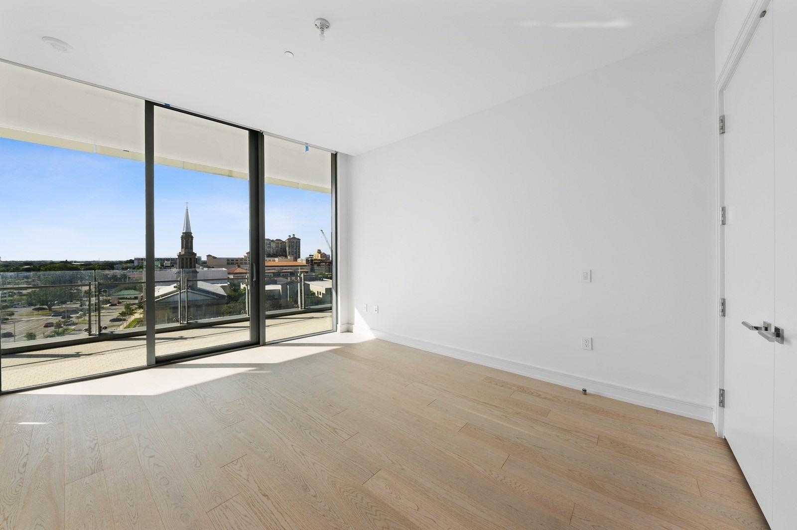 BRISTOL CONDO - Residential