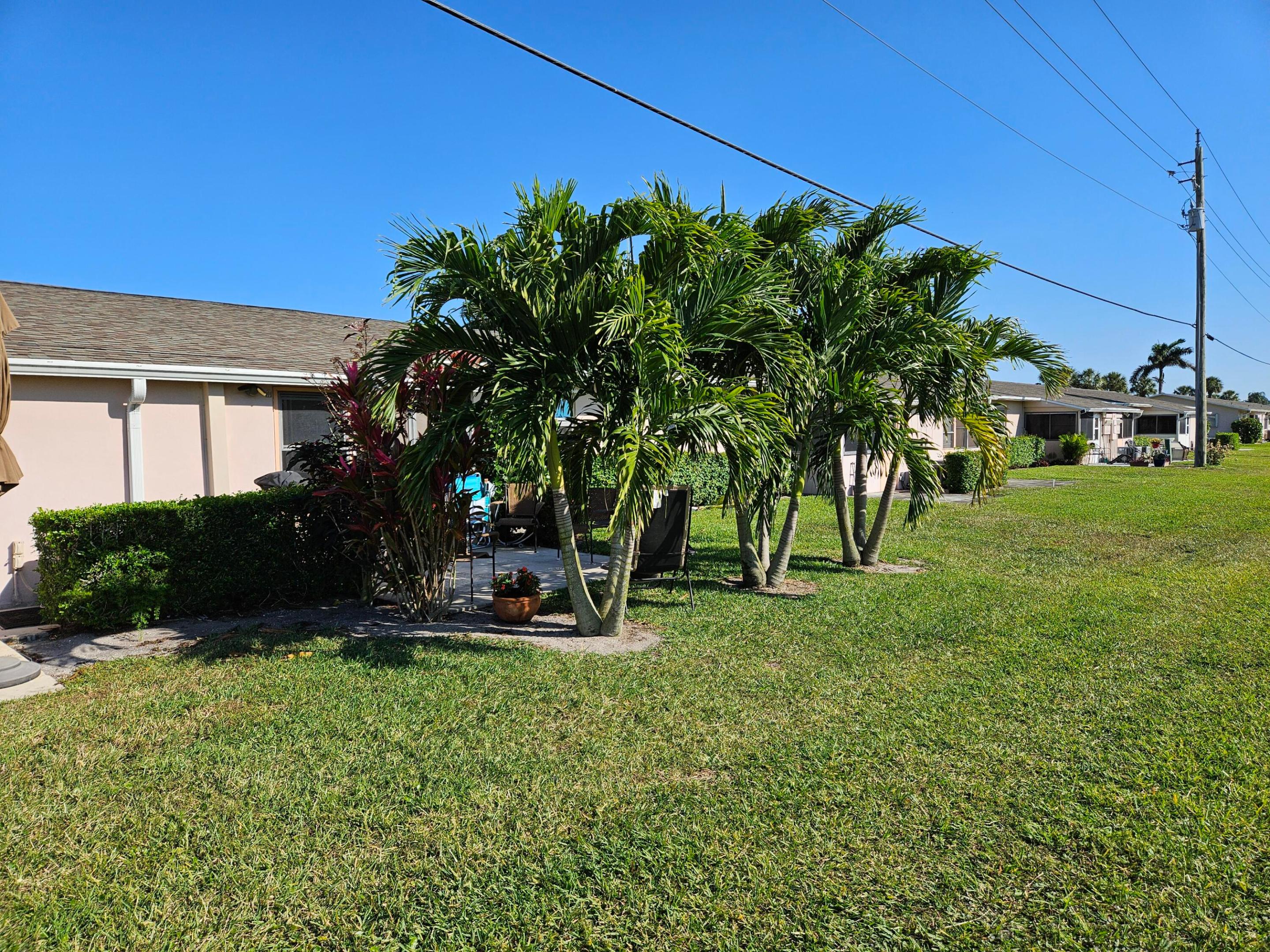 CRESTHAVEN VILLAS CONDO 27 - Residential