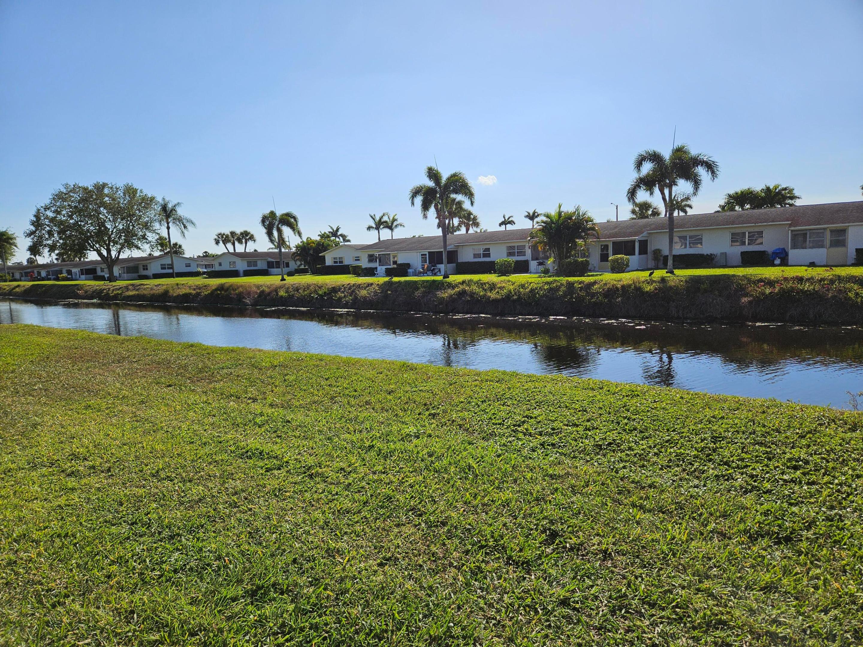 CRESTHAVEN VILLAS CONDO 27 - Residential