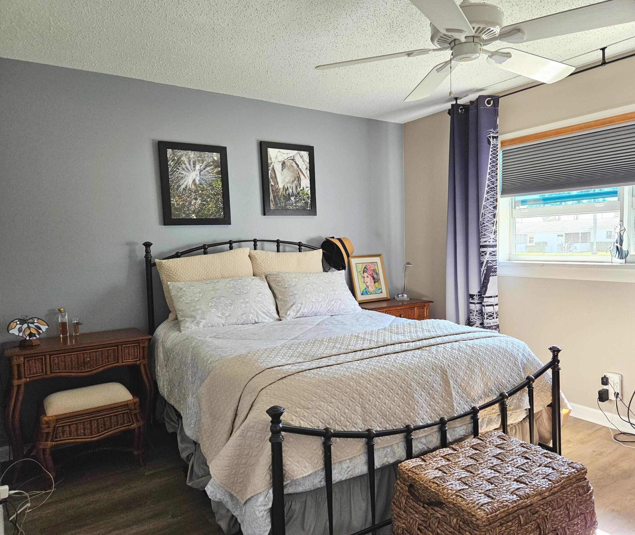 CRESTHAVEN VILLAS CONDO 27 - Residential