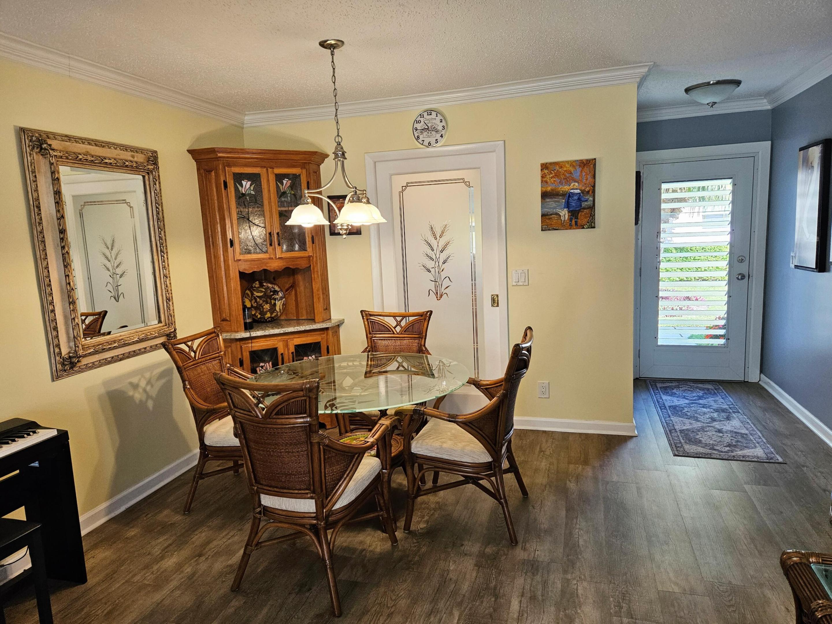 CRESTHAVEN VILLAS CONDO 27 - Residential