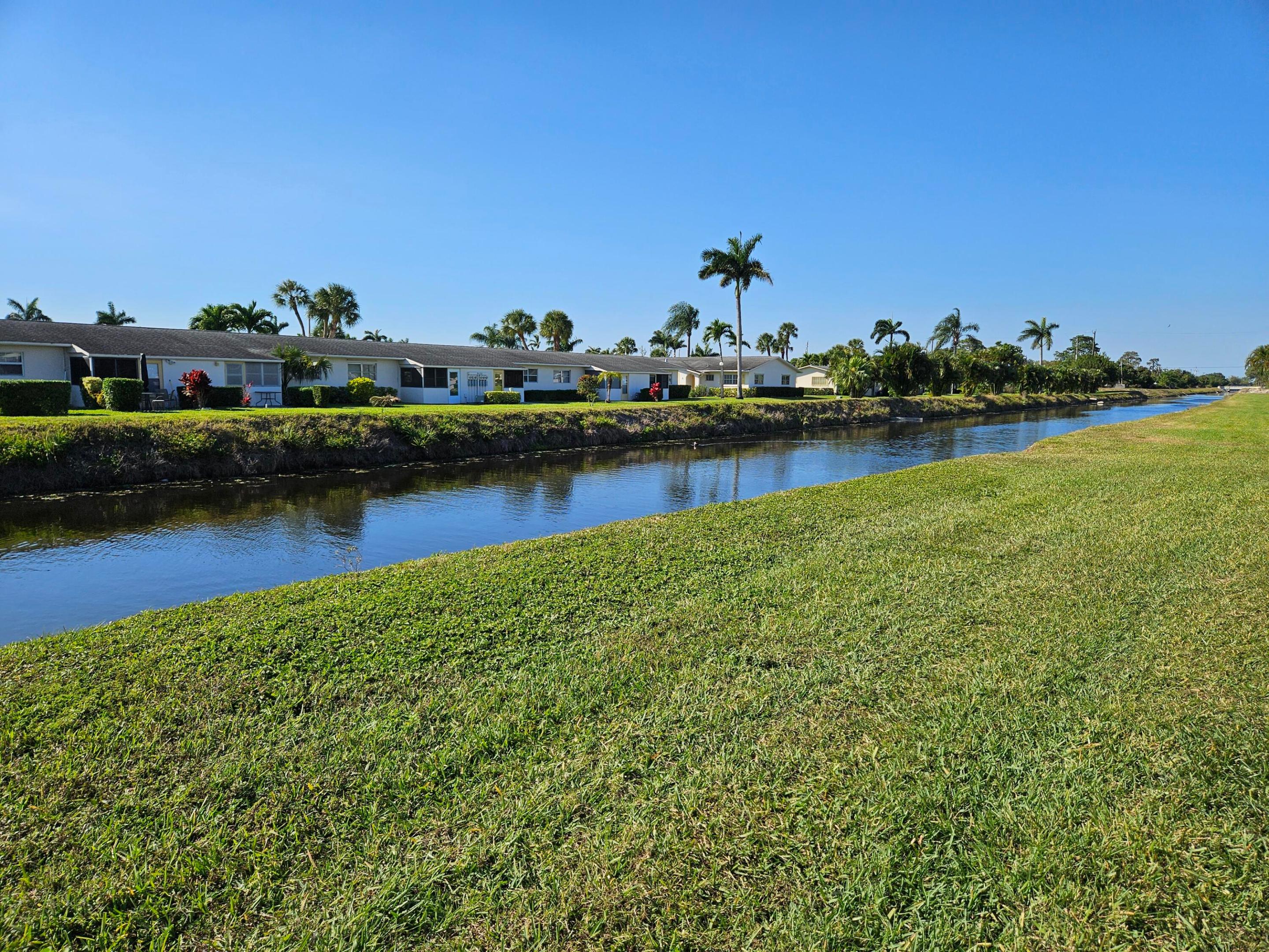 CRESTHAVEN VILLAS CONDO 27 - Residential