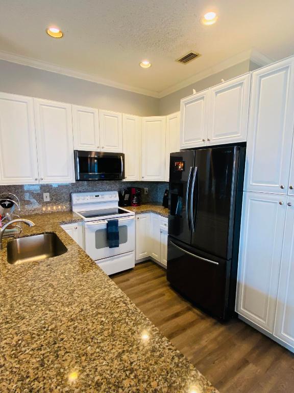 SECTOR 2-PARCELS 1 2 3 4 5 6 7 &8 - Residential Lease