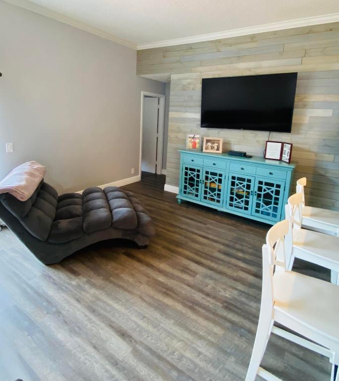 SECTOR 2-PARCELS 1 2 3 4 5 6 7 &8 - Residential Lease