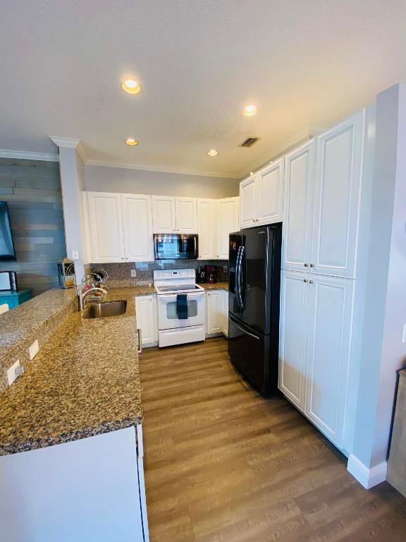 SECTOR 2-PARCELS 1 2 3 4 5 6 7 &8 - Residential Lease