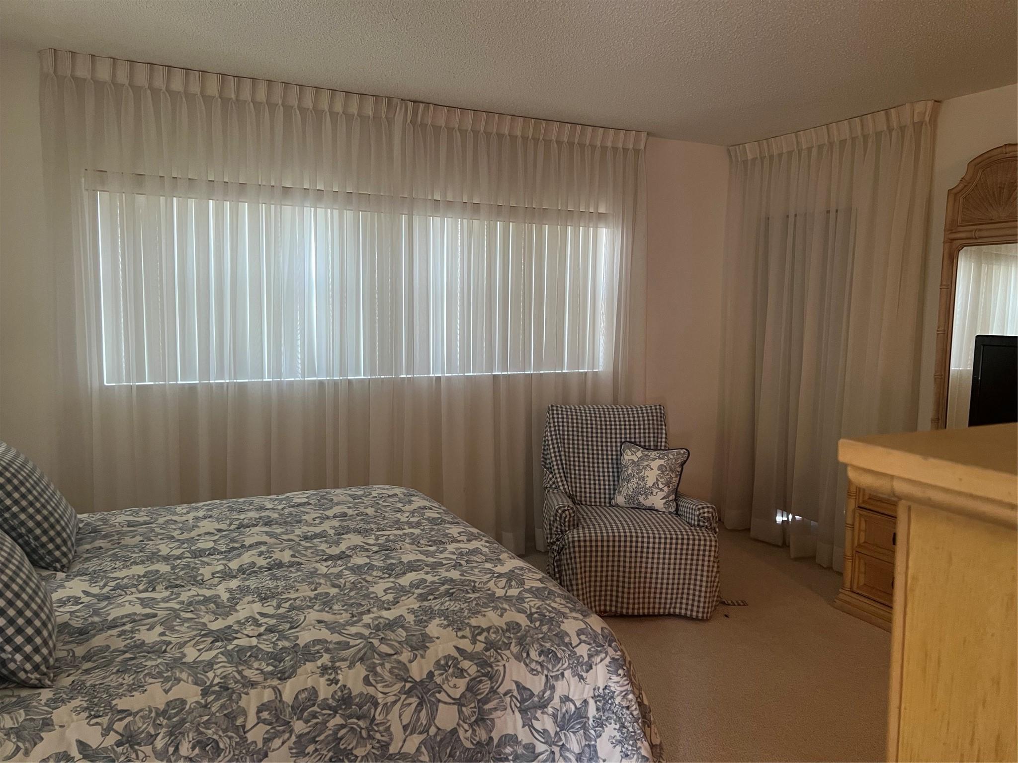 FAIRWAYS ROYAL CONDO - Residential