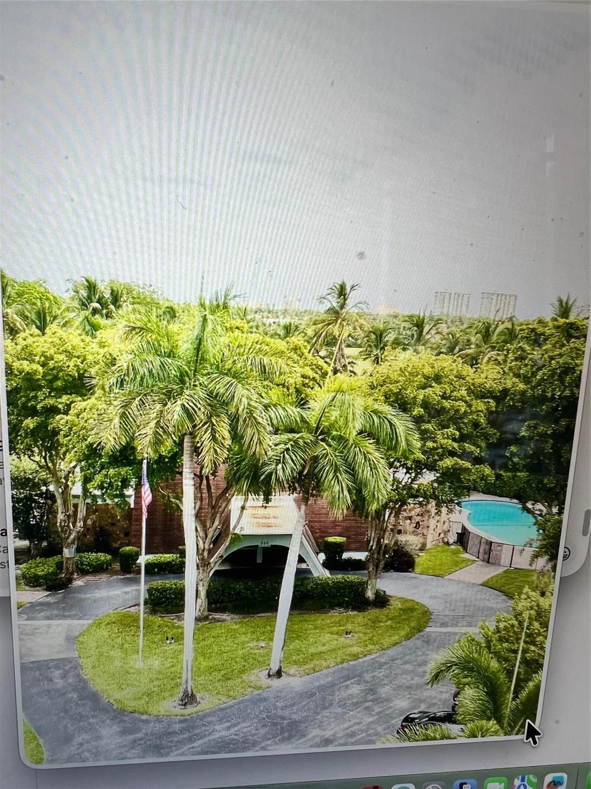 FAIRWAYS ROYAL CONDO - Residential
